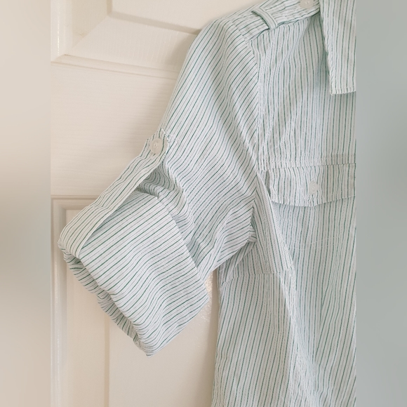 BNWOT Womens Size 6 Long Sleeve adjustable business shirt, striped, button up. - Picture 8 of 12